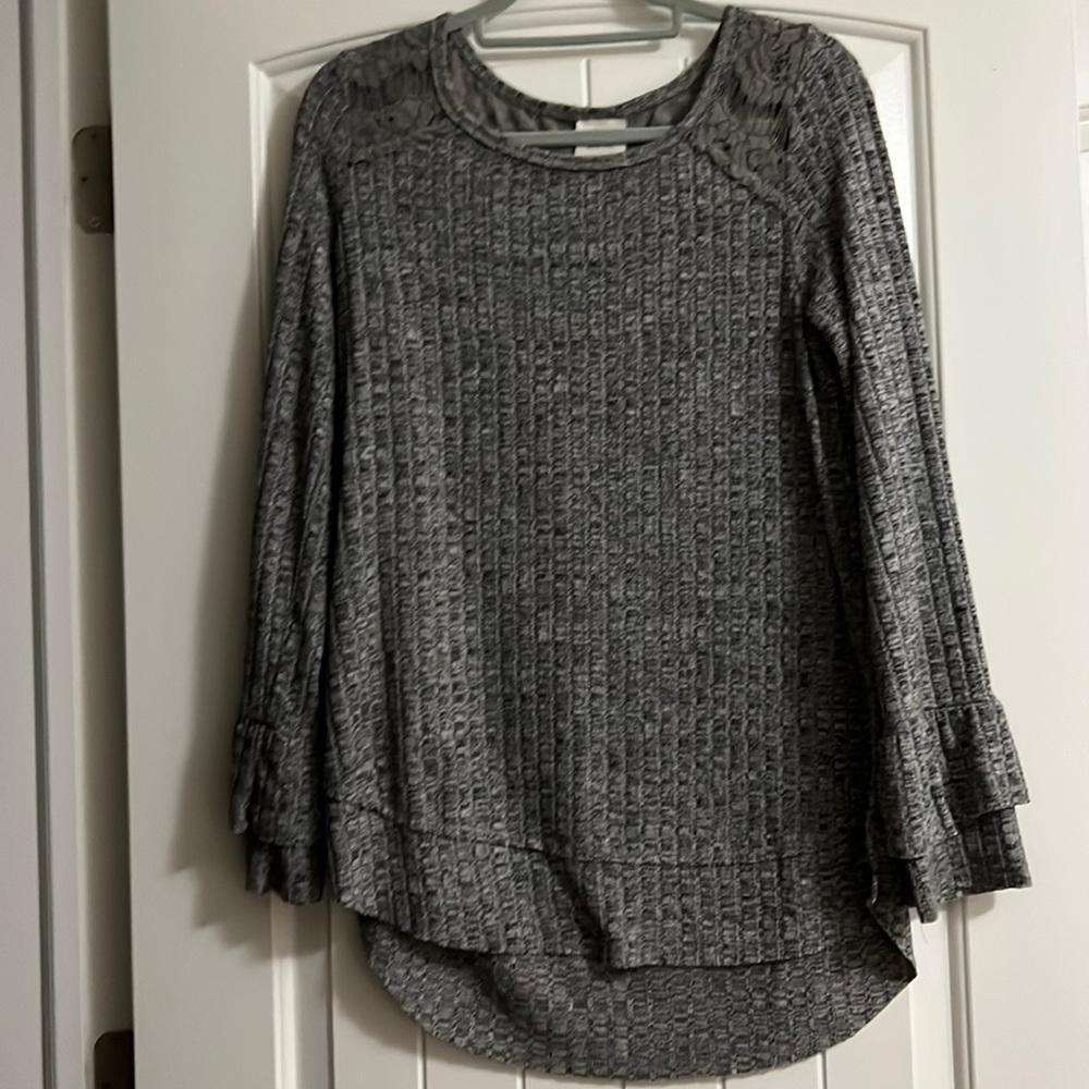 Knox rose long sleeve hi lo  top